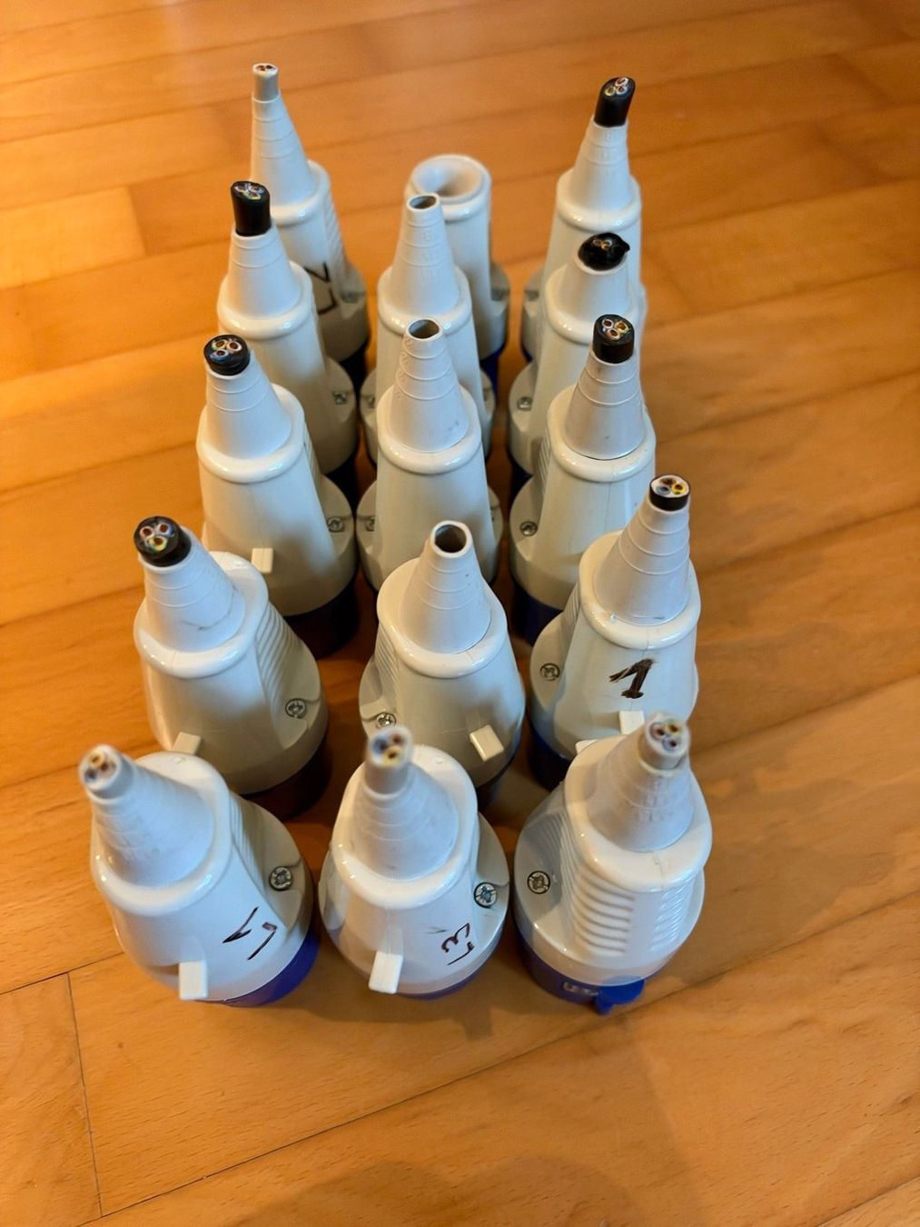 Walther Spine: Stecker CEE16/6 230V blau Walther – Usato da Ehrendingen venduto da KOLA16