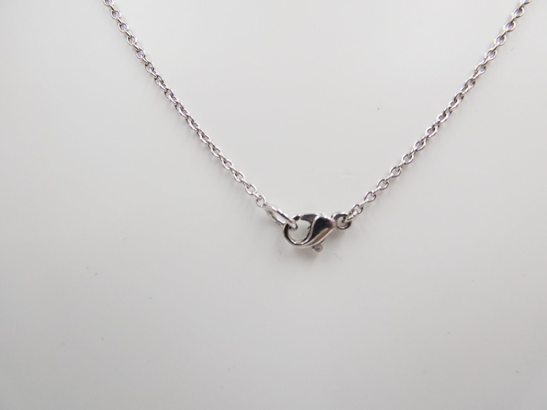 Gübelin Catenine: WEISSGOLDCOLLIER MIT EINZELNEN BRILLANTEN – Usato da Luzern venduto da EdiGem 5