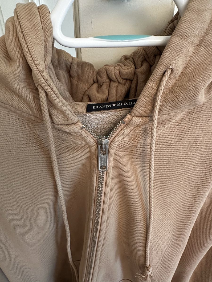 Brandy Melville Maglioni & Felpe: Sweat à capuche marron, brandy Melville  – Nuovo (secondo la descrizione) da Lausanne venduto da eli_my5z 2