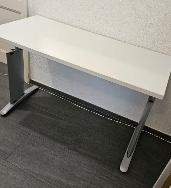 Scrivanie: Neuwertige  Bürotisch/Schreibtisch – Nuovo (secondo la descrizione) da Wald ZH venduto da Sahin81 1