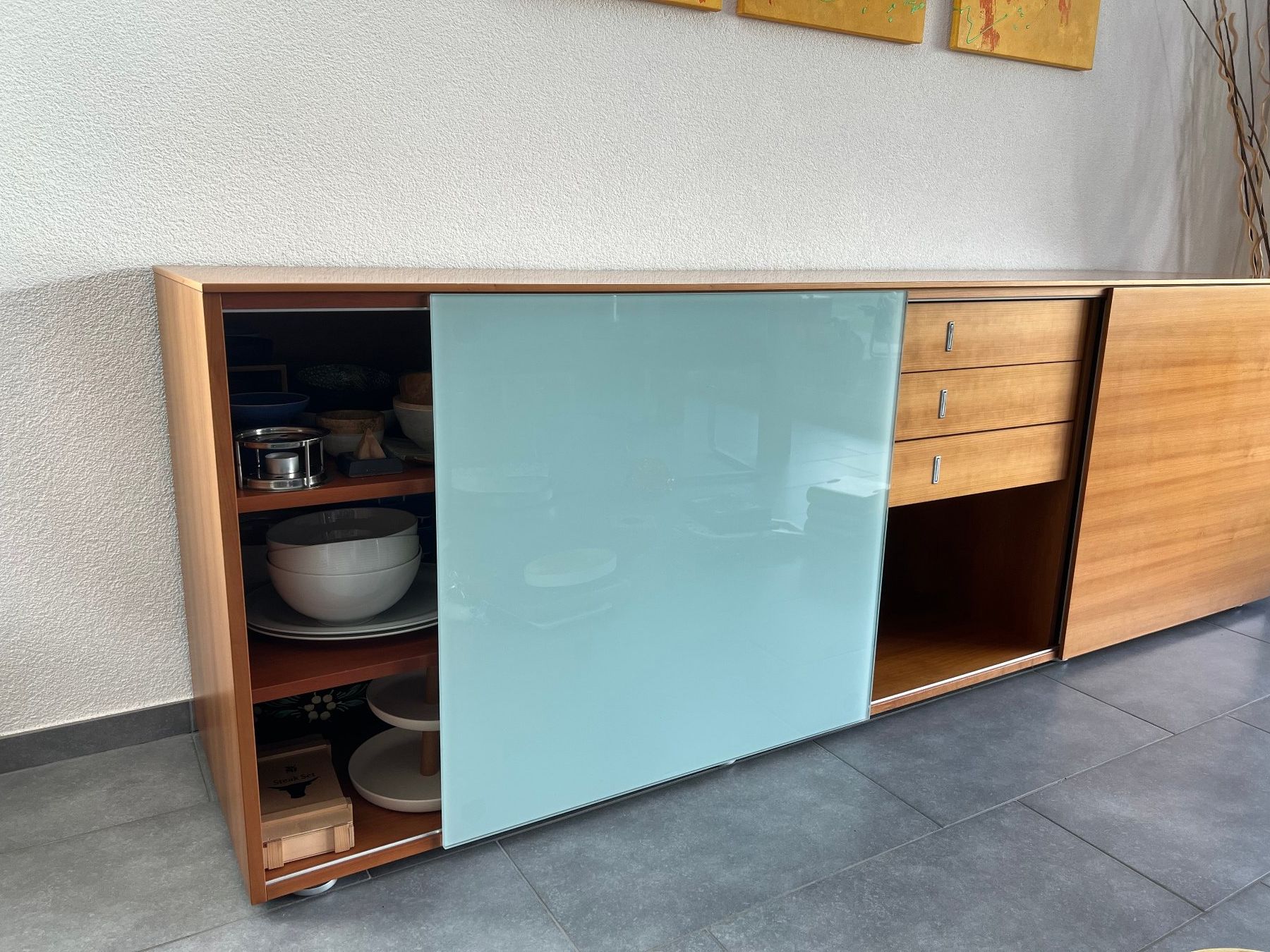Tavoli: Sideboard und verlängerbarer Esstisch in Kirschbaum – Usato da Uzwil venduto da Nothnic 5