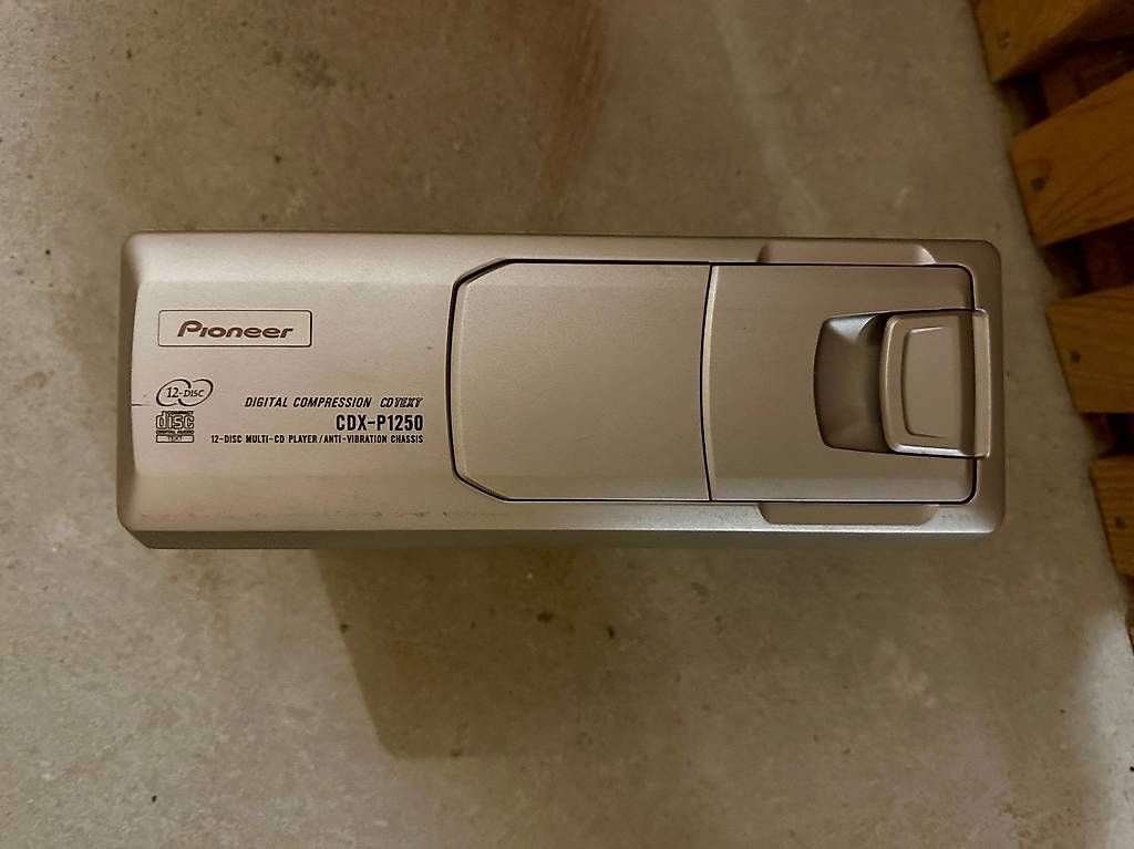CD: Changeur 12 cd PIONEER CDX-P1250 – Usato da Yverdon-les-Bains venduto da lol_2lfg