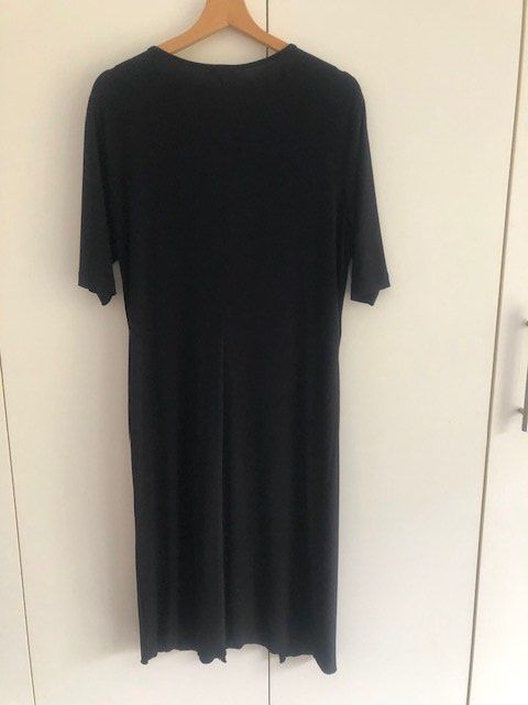 Gerry Weber Vestiti: Weichfliessendes schwarzes Kleid, Gerry Weber, 42 – Usato da Hünenberg See venduto da dustein 1