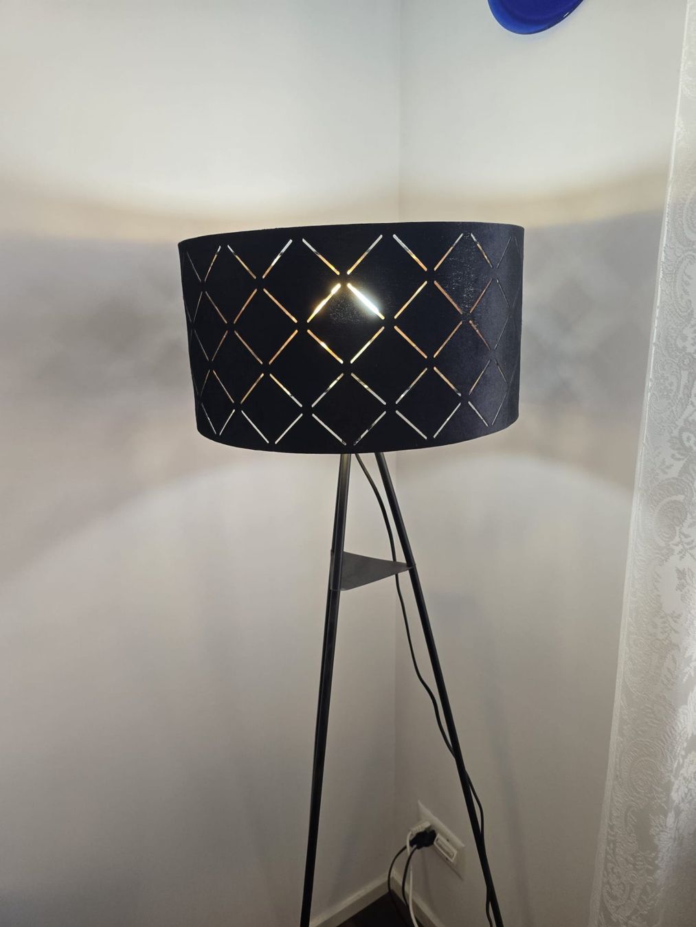 Lampes: Stehlampe mit Hue Birne – D'occasion à Zürich par Sinanino 2
