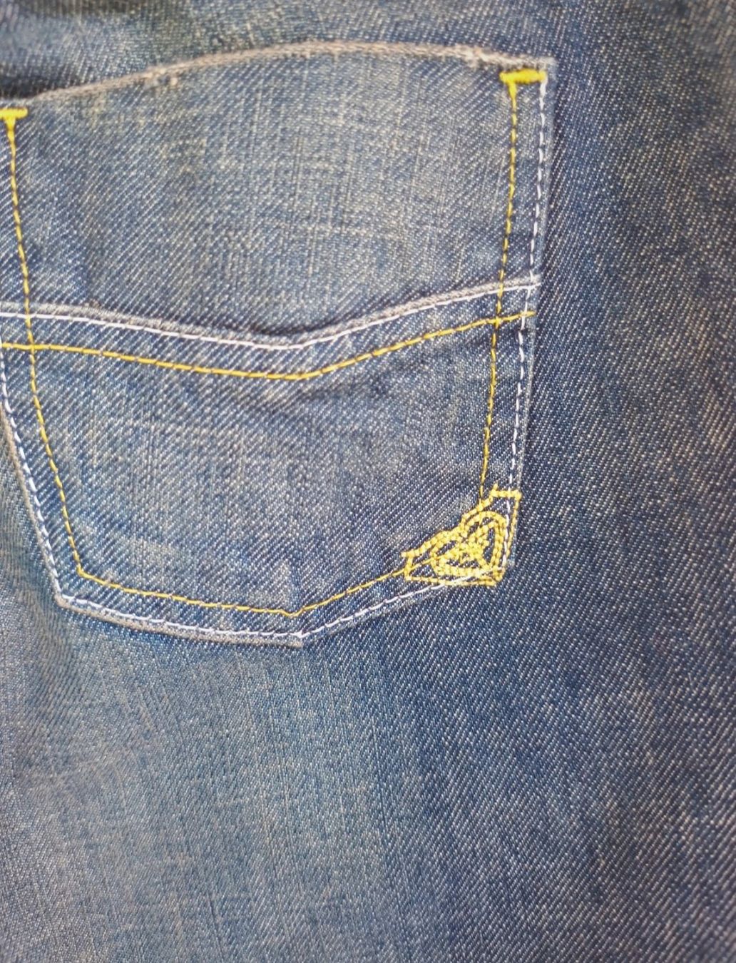 Roxy Jeans: Jean brut délavé Roxy flare taille 30 - Neuf – Neu (gemäss Beschreibung) aus Genève von Brachiopode 3