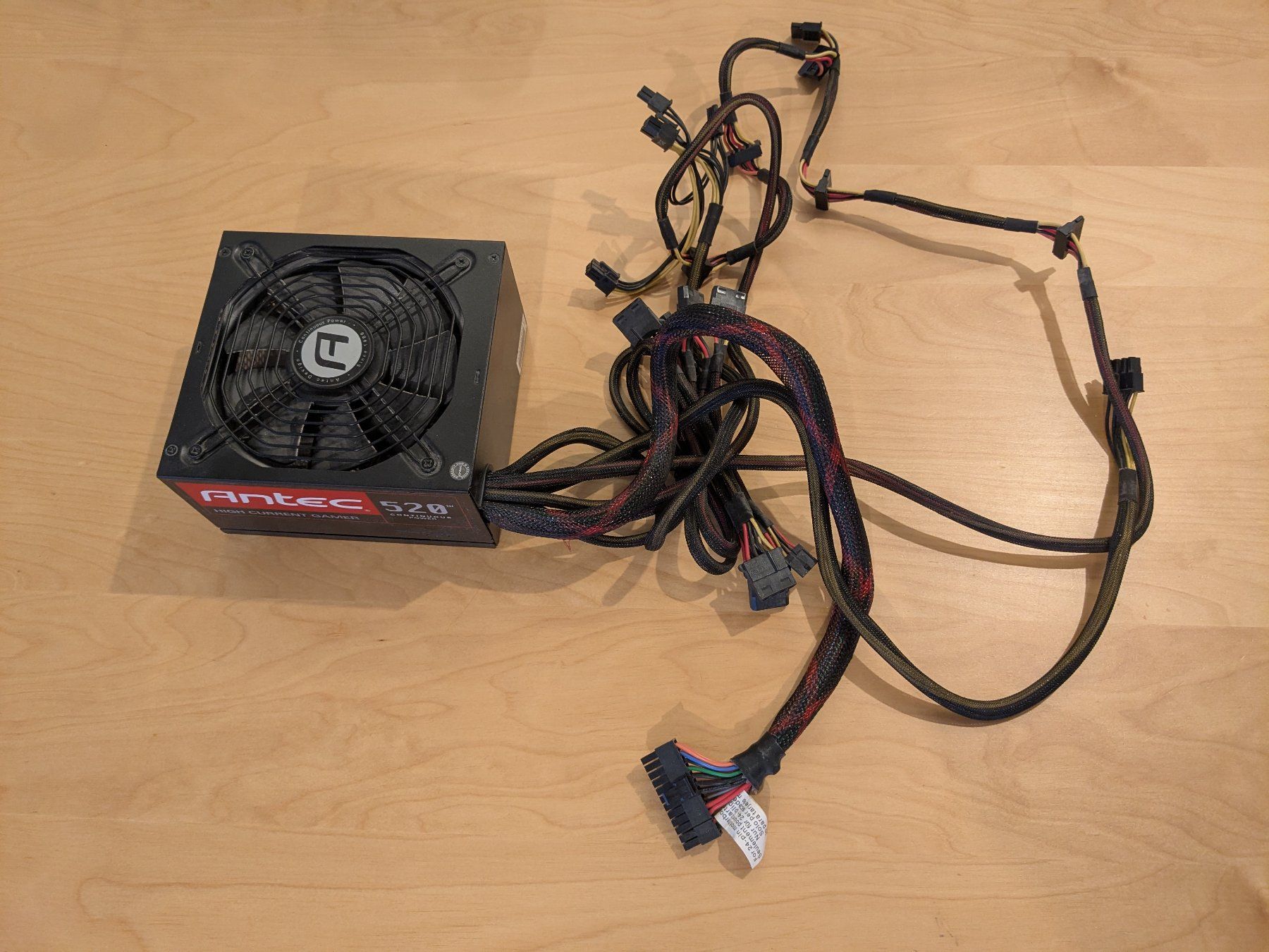 Componenti elettronici: Alimentation Antec 520W Gamer – Usato da Schlieren venduto da PierreEmmanuel 1