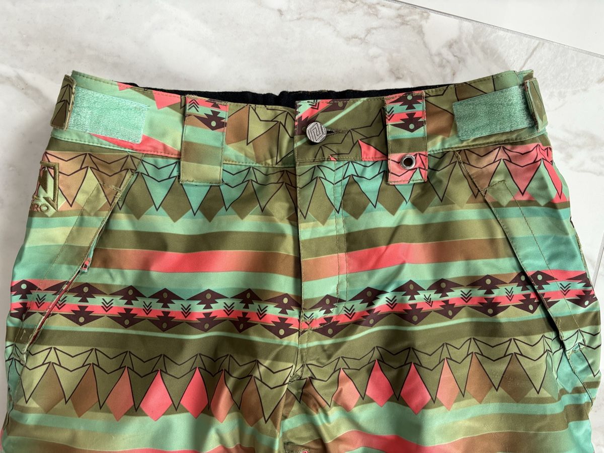 Snowboard Nitro Hosen: Damen Skihose Nitro Gr. M – Gebraucht aus Estavayer-le-Lac von Mimmy02 1