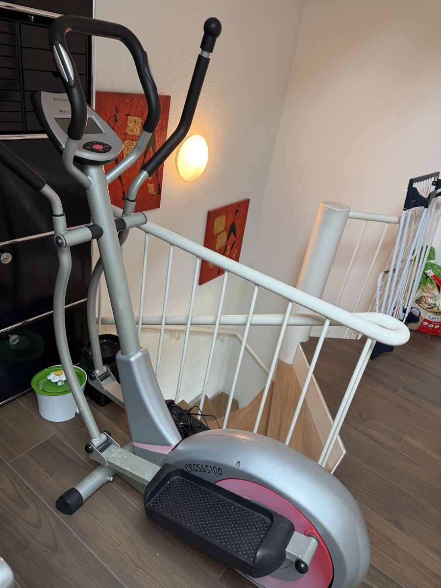 Hometrainer: Crosstrainer Maxxus Cross 100 silber gute Zustand – Usato da Hünenberg venduto da NadiaRa