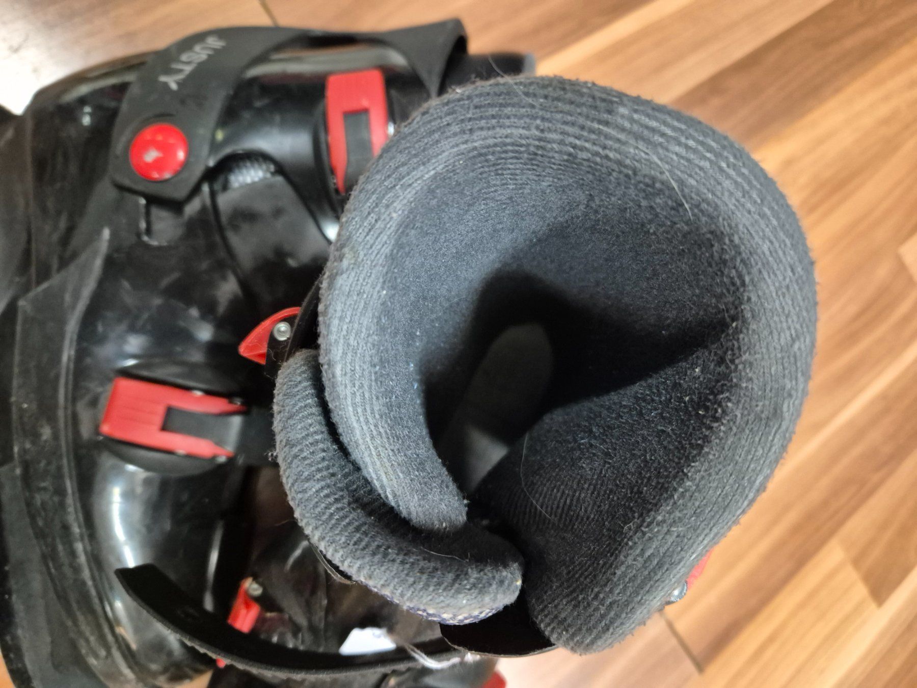Pattini da ghiaccio: JUSTY Schlittschuhe, Gr. 38, schwarz/rot B – Usato da Schwarzenburg venduto da Flamingo07 1