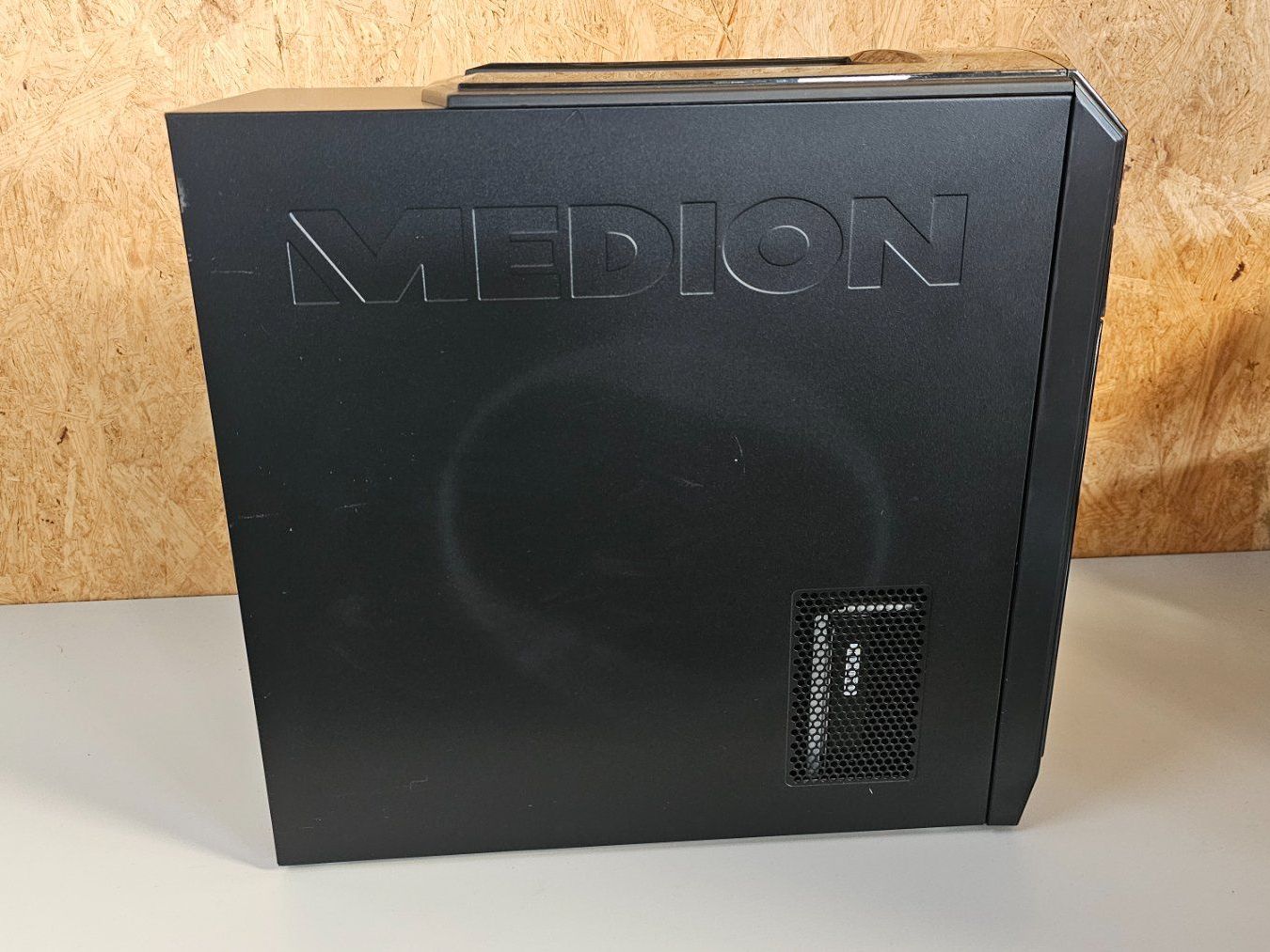 Medion PC: Medion Desktop-PC – Intel Core i3-4170, 4 GB RAM, Windows 10 – Usato da Koppigen venduto da Bracher_Mail-House 3