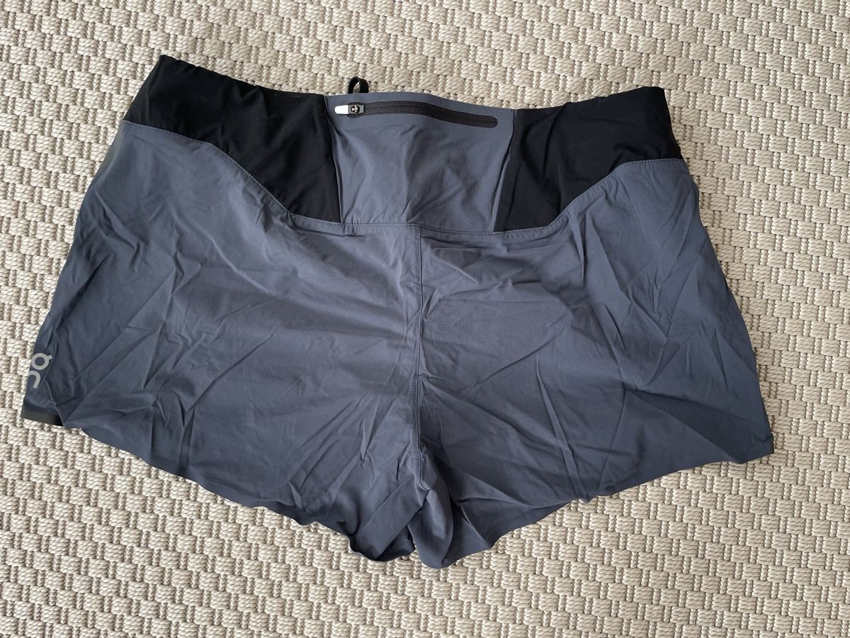 Pantaloni: On Running Shorts Damen Gr. M – Usato da Zürich venduto da katidust 1