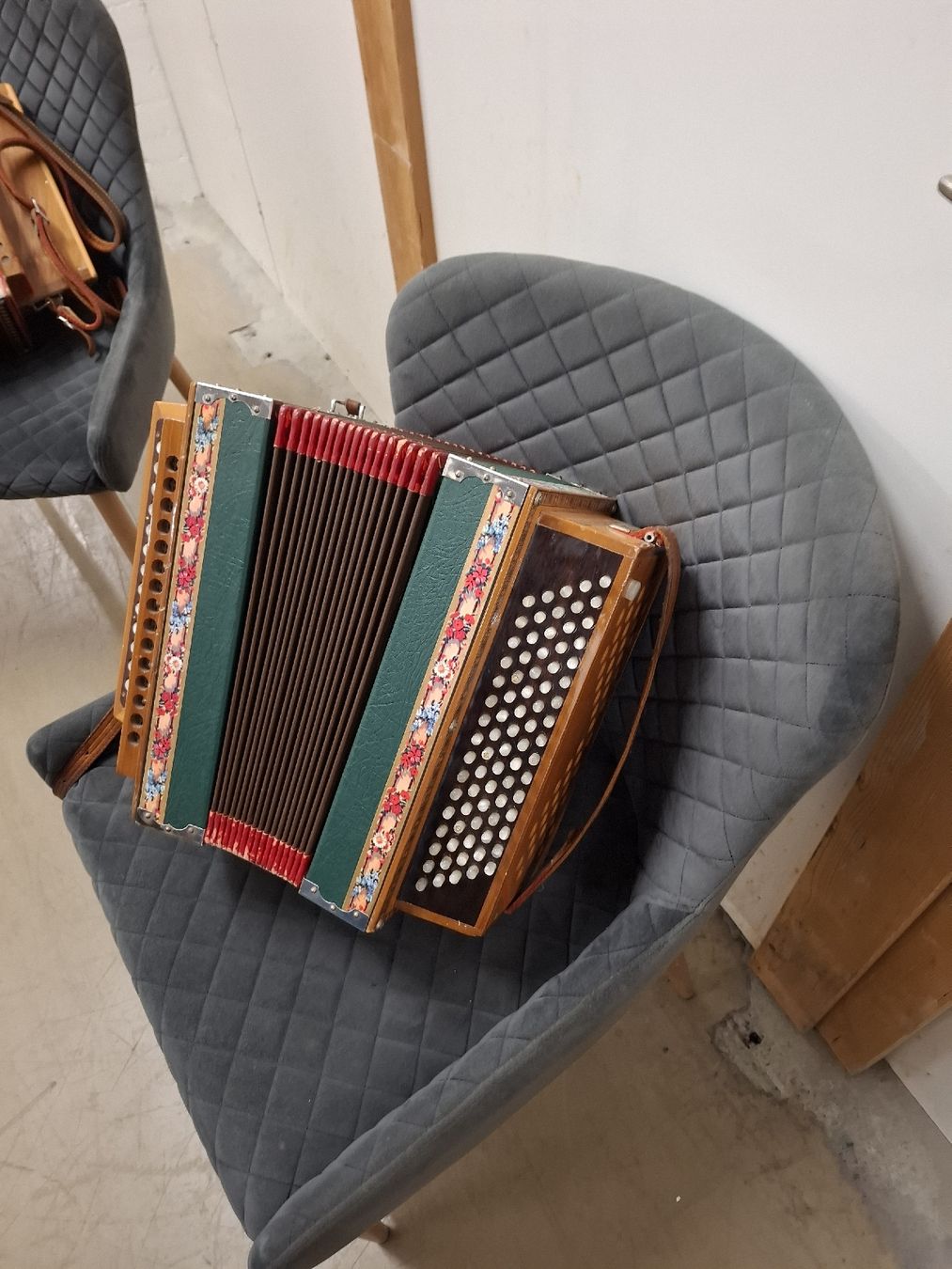 Instruments de musique: schwyzerorgeli chromatish – D'occasion à Villeneuve par BibiVintage 2