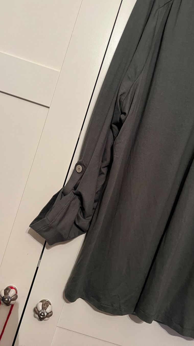 Camicette: • Bluse mit Reissverschluss • – Nuovo (secondo la descrizione) da Basel venduto da mendoza13 3