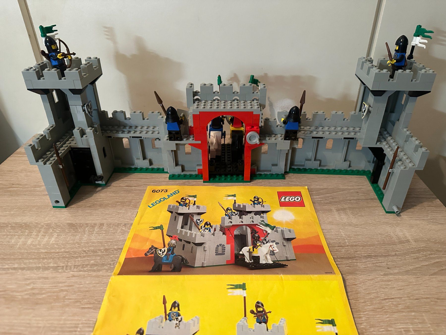 Legoland Kit di costruzioni: LEGO Ritter 6073 Knight's Castle – Usato da Basel venduto da Don-Angel 3