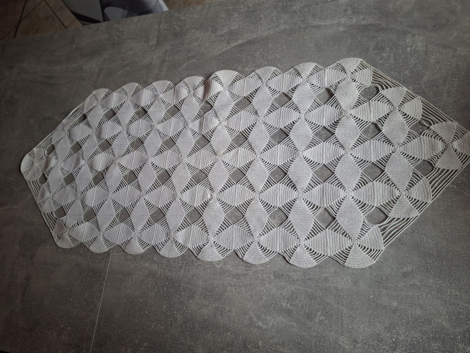 Autre linge de table: Chemin de table crochet blanc motif losanges  – D'occasion à Villiers par san_jn5w