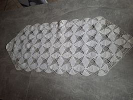 Chemin de table crochet blanc motif losanges