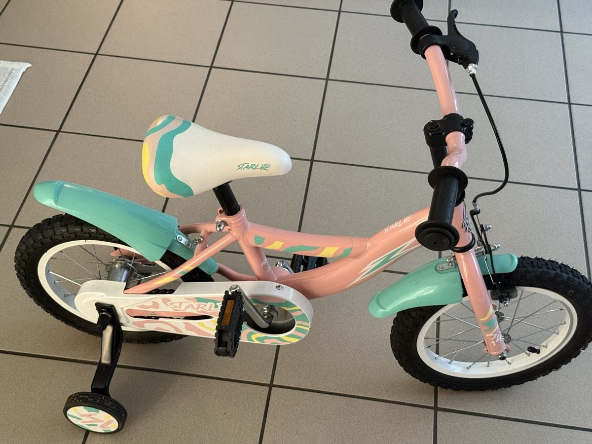 Velos: Ich verkaufe ein Mädchenfahrrad. – Neu (gemäss Beschreibung) aus Figino von Ferrari58