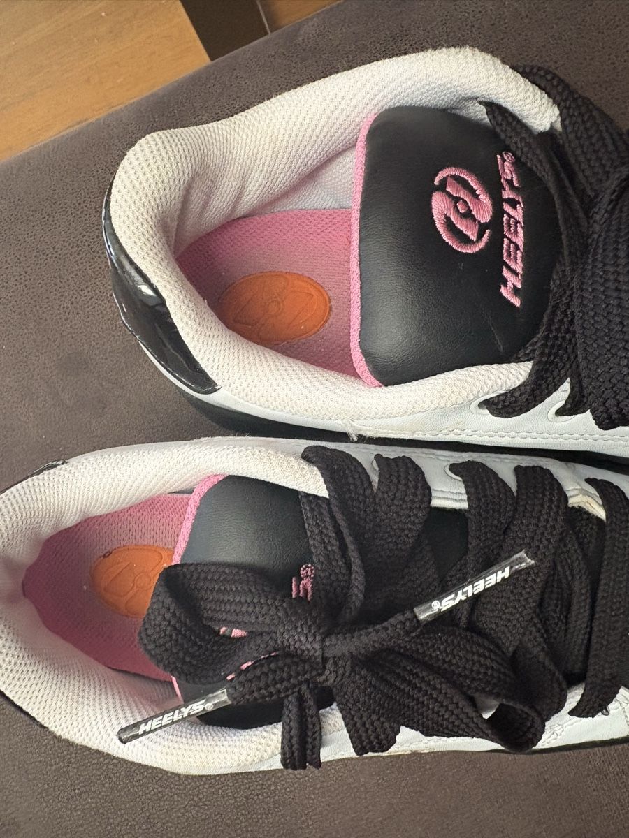 Pattini in linea & Pattini a rotelle: Heelys Schuhe mit Rollen, Grösse 36.5 – Usato da Beromünster venduto da msklef 8