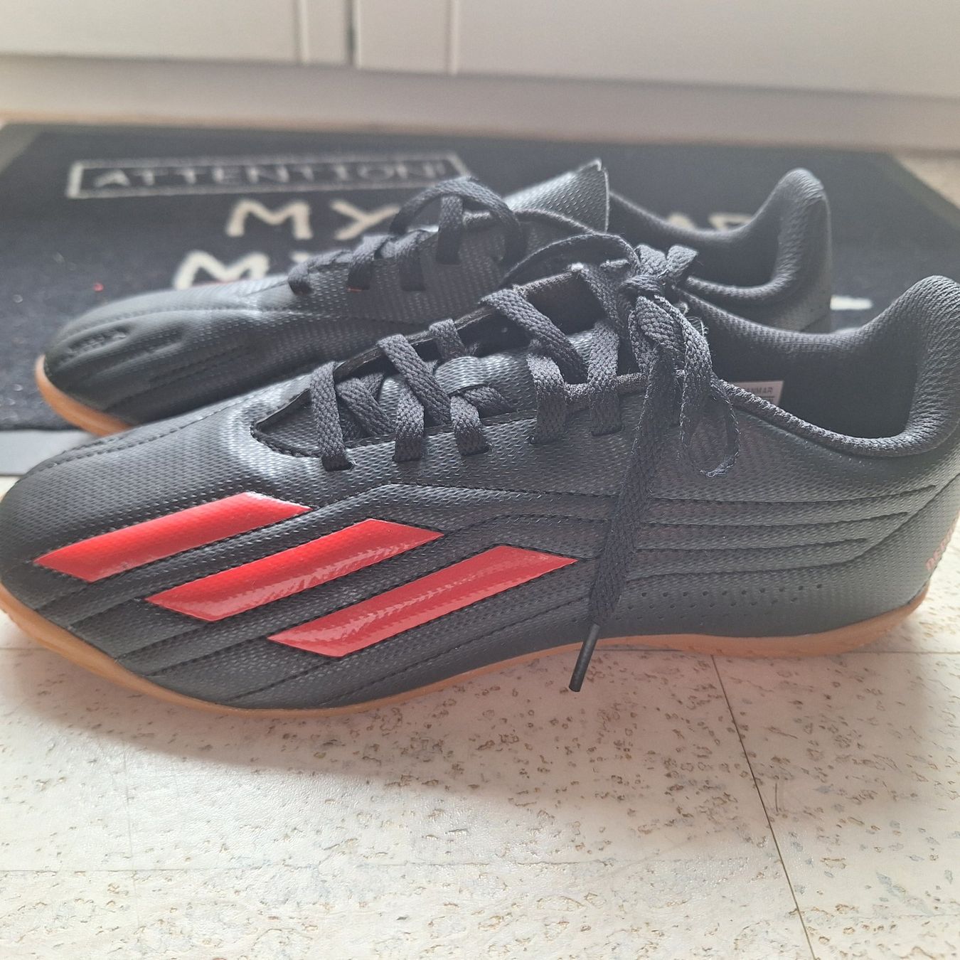 Adidas Scarpe da uomo: Adidas Hallenturnschuhe Gr.37, Neu – Nuovo e nell'imballaggio originale da Hettenschwil venduto da Schneuggi2 4