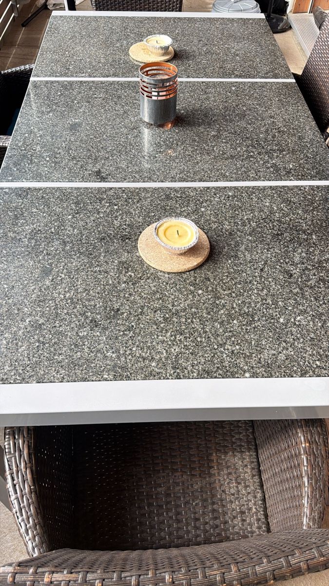 Tables: Gartentisch mit Granitstein – D'occasion à Seengen par sandro.lasen 1