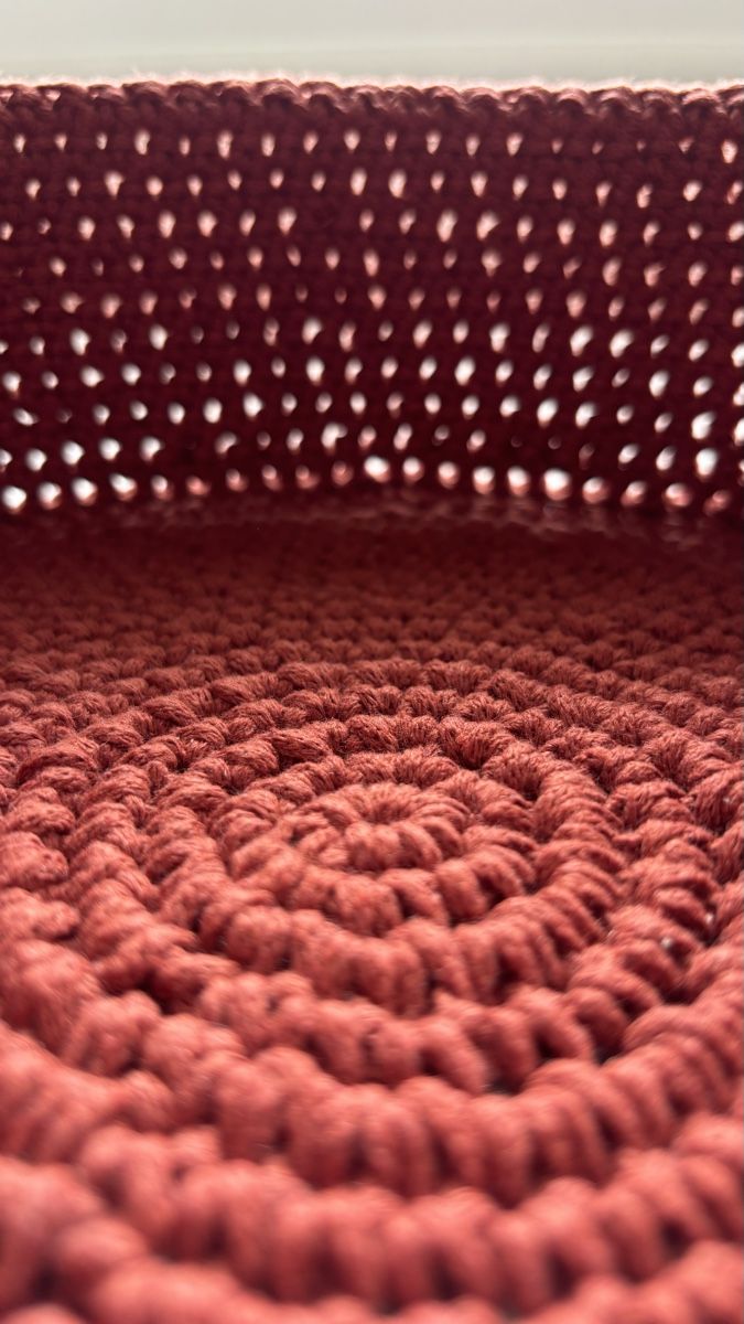Sonstiges für Haushalt & Wohnen: Neu, Handmade Häkelkorb Rostrot Ø 24cm – Neu (gemäss Beschreibung) aus Bichwil von VintaCraftStudio 3