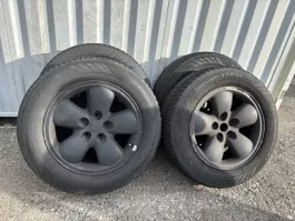 Winterräder Dodge Ram 1500 275/60R20 Nokian guter Zustand