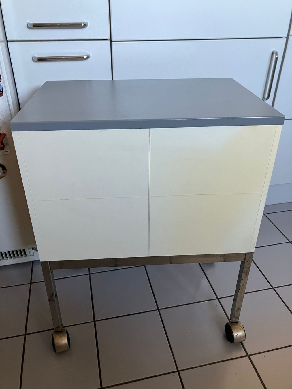 Banconi: Cassettiera con rotelle – Usato da Melano venduto da H-Sara 1