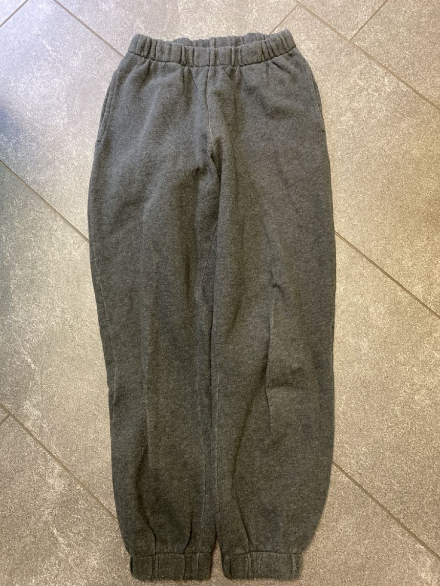Brandy Melville Pantaloni: Trainerhose anthrazit Brandy & Melville – Usato da Baar venduto da kamasija