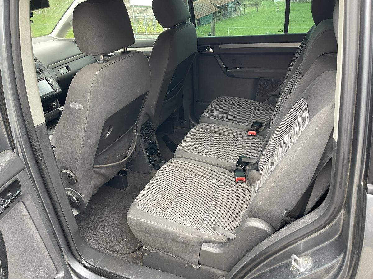 Automobili: VW Touran 2.0TDi Platz 7 – Usato da Spiez venduto da bertula 5