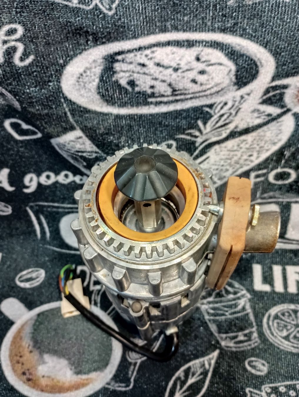 Melitta Macchine per caffè & Macchine per espresso: Melitta Bar Cube Kaffeevollautomat, Ersatzteil MAHLWERK – Usato da Oensingen venduto da Sip77 2