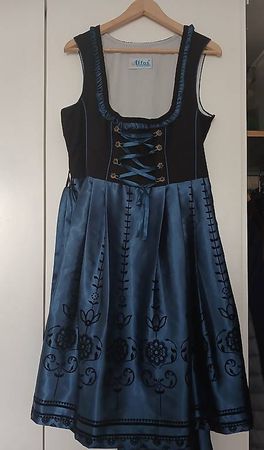 DIRNDL  gr.42/44 KAUFEN UND AB ANS   OKTOBER FEST