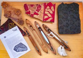 Stoffdruck Model / Batik Model und Webschiffchen