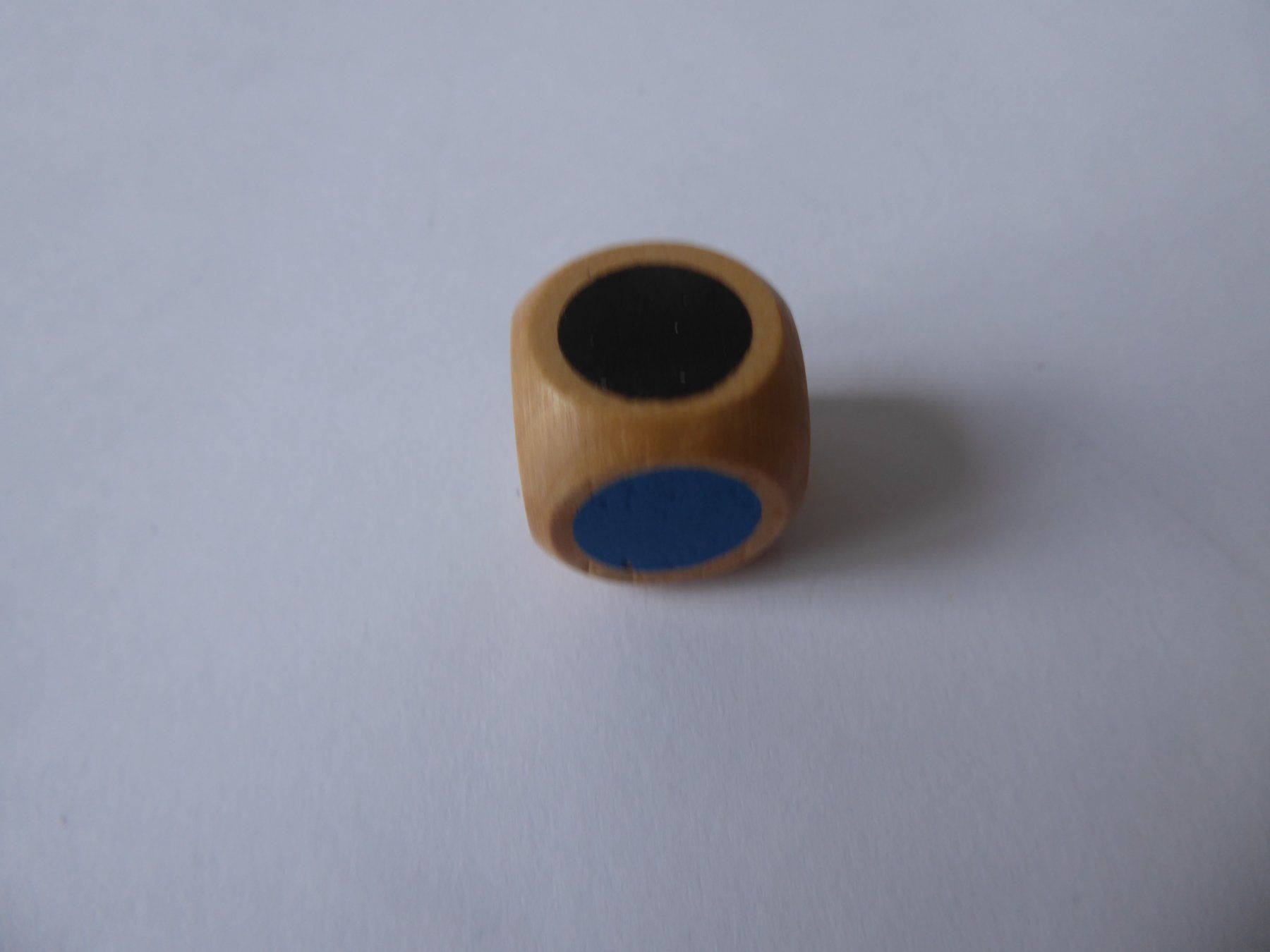 Jeux: Farbiger Punkte Würfel, Holz, 20mm – D'occasion à Turbenthal par Panau 2