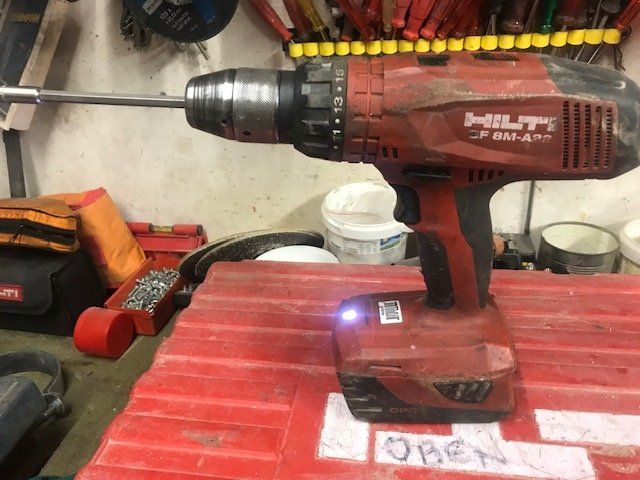Tutte le macchine: Hilti  Bohrschrauber – Usato da Appenzell Meister. venduto da Seppli58 1