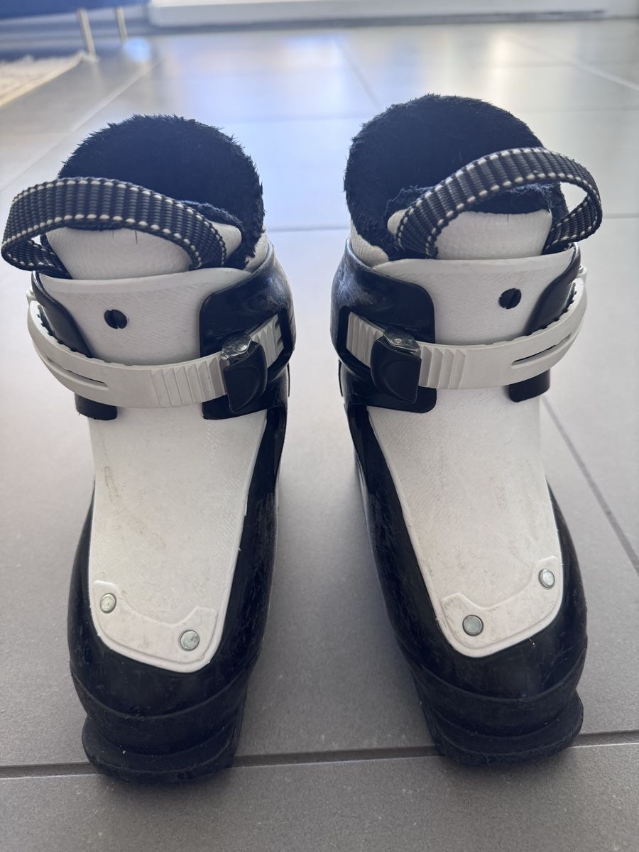 Atomic Chaussures garçon: Atomic Carving Ski Boots - Size 27 🎿 – D'occasion à Feusisberg par arm_l6k9 3