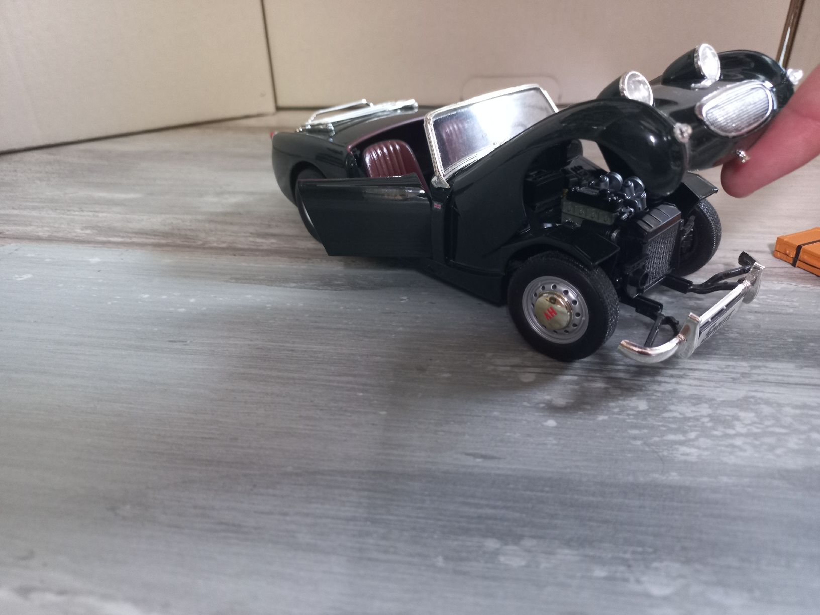 Revell Modellini d'auto: Austin Healey Sprite 1/18 Revell – Usato da Attalens venduto da remy_s00 5
