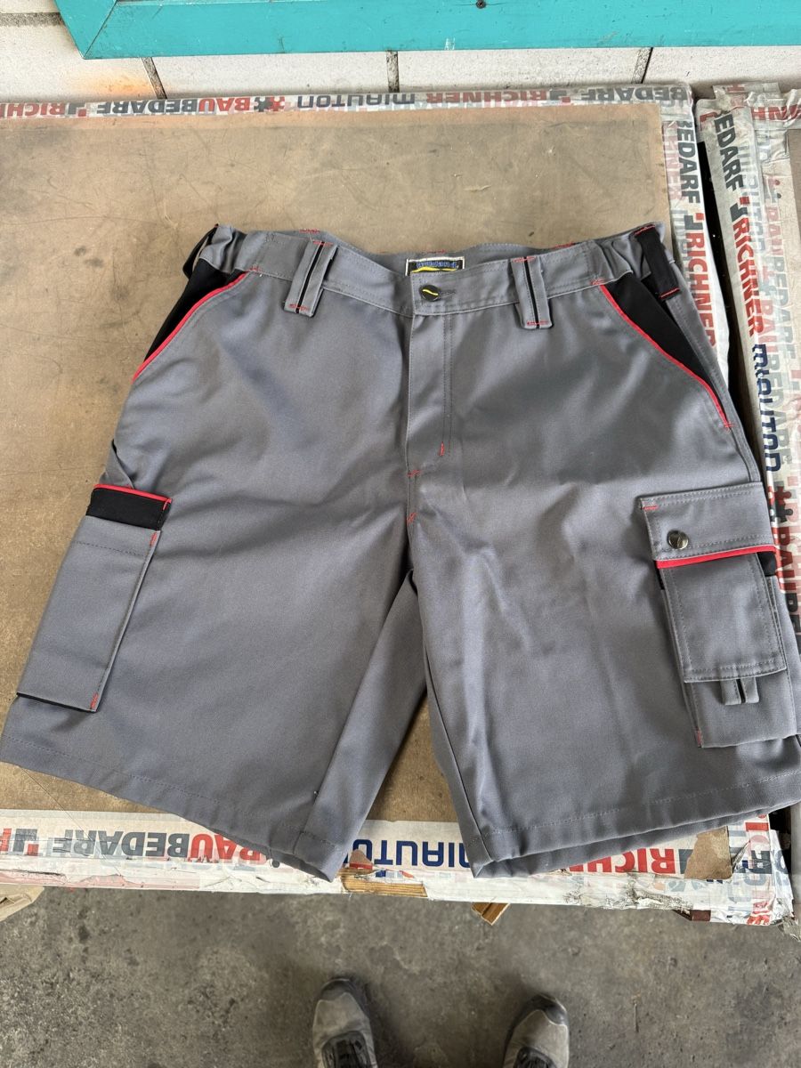 Wikland Pantalons: Wikland Shorts Grau 54 – Neuf avec emballage d'origine à Bäch SZ par edo_9m62