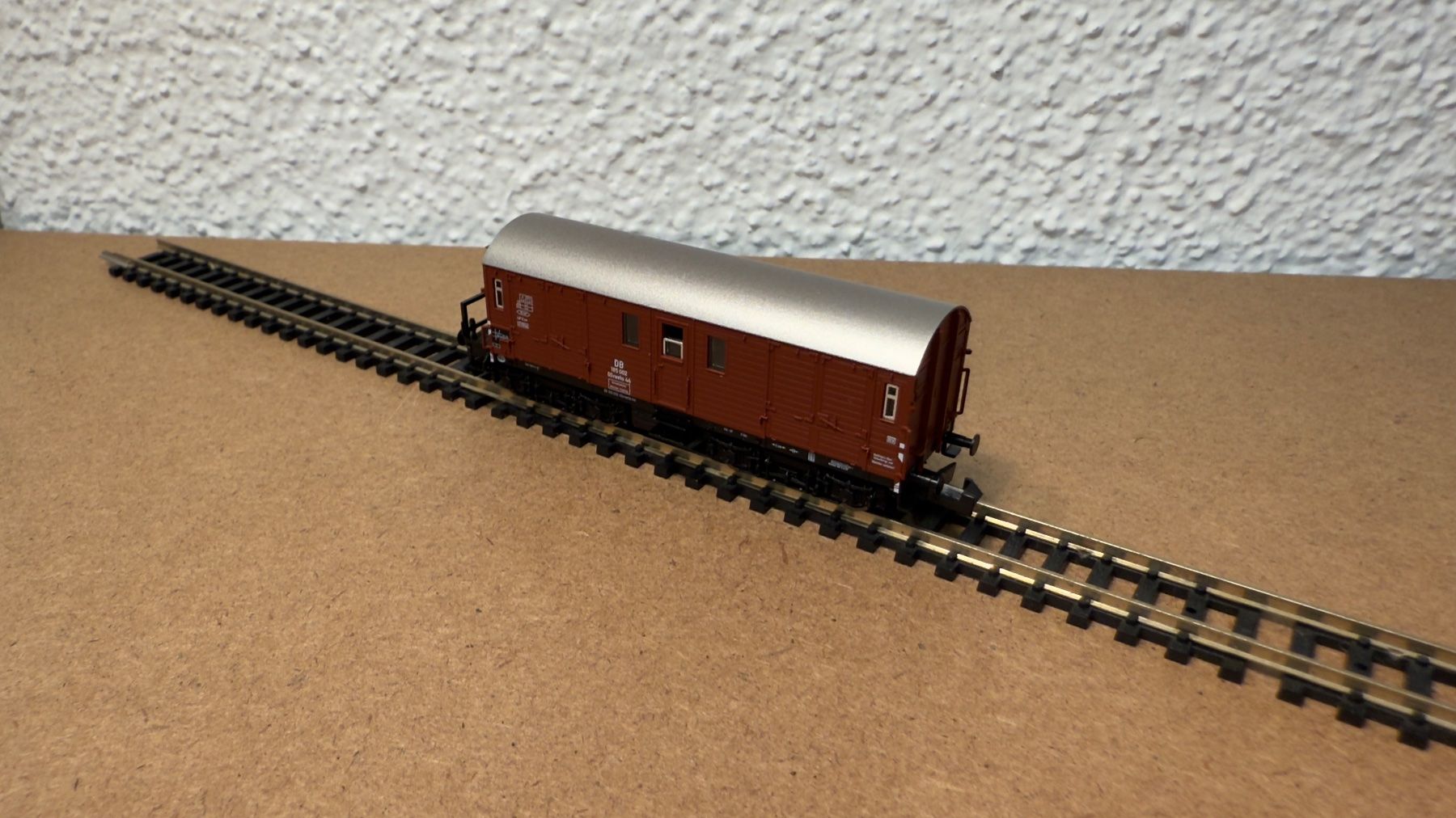Fleischmann Modellini di ferrovie: Fleischmann DB Gepäckwagen Spur N – Usato da Schlieren venduto da rat_lq6b 5