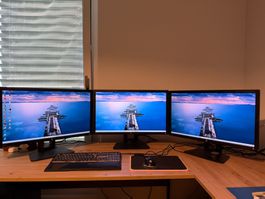 3x 27 Zoll HP Z27i QHD RGB Monitore