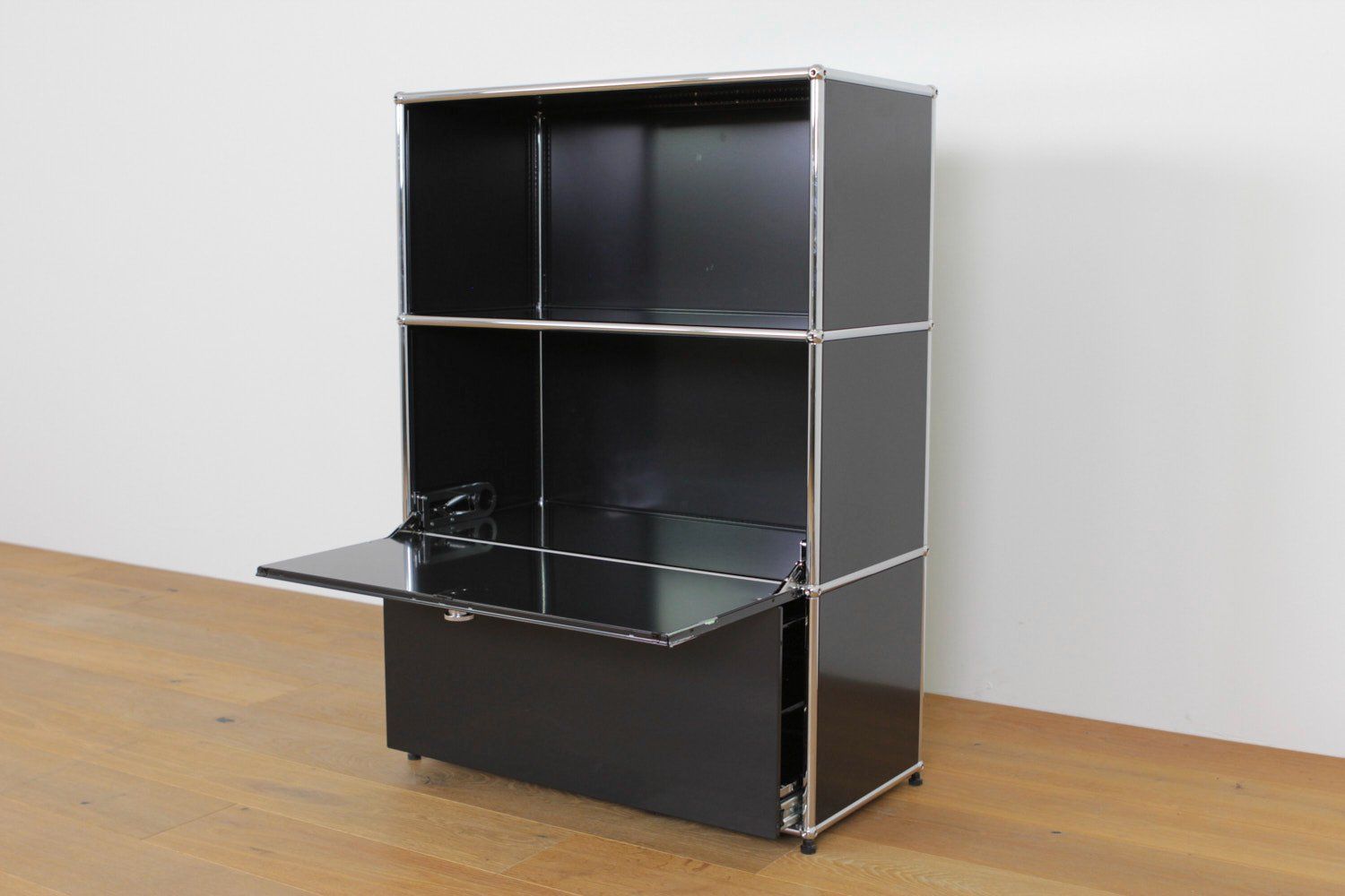 USM Scaffali: USM Haller Regal Graphitschwarz – Nuovo (secondo la descrizione) da Affoltern am Albis venduto da StudioStandard 5