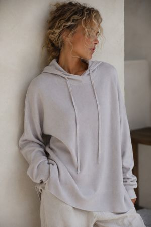 Wunderschöner Kapuzenpullover 100% Wolle   von ANGOOR Gr.38