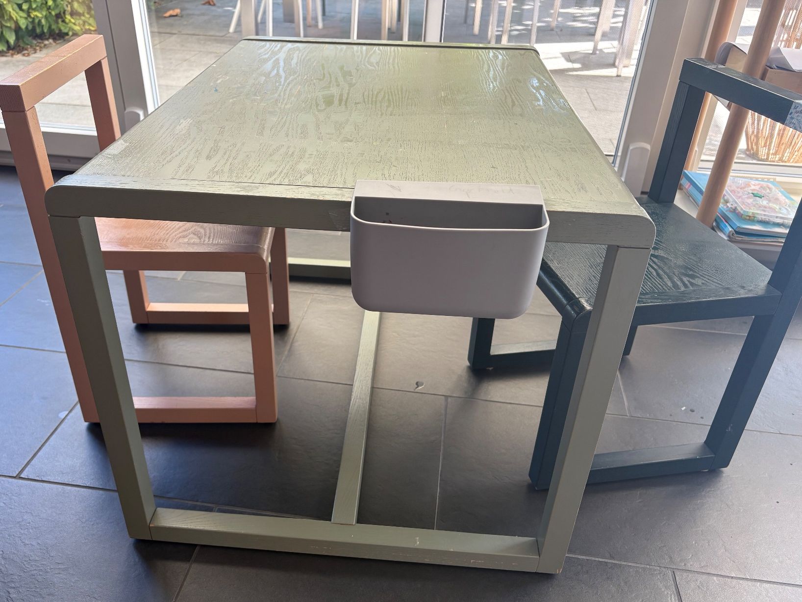 Ferm living Tischset: Fermliving Kindertisch und Stühle – Gebraucht aus Romanshorn von jul_7dck