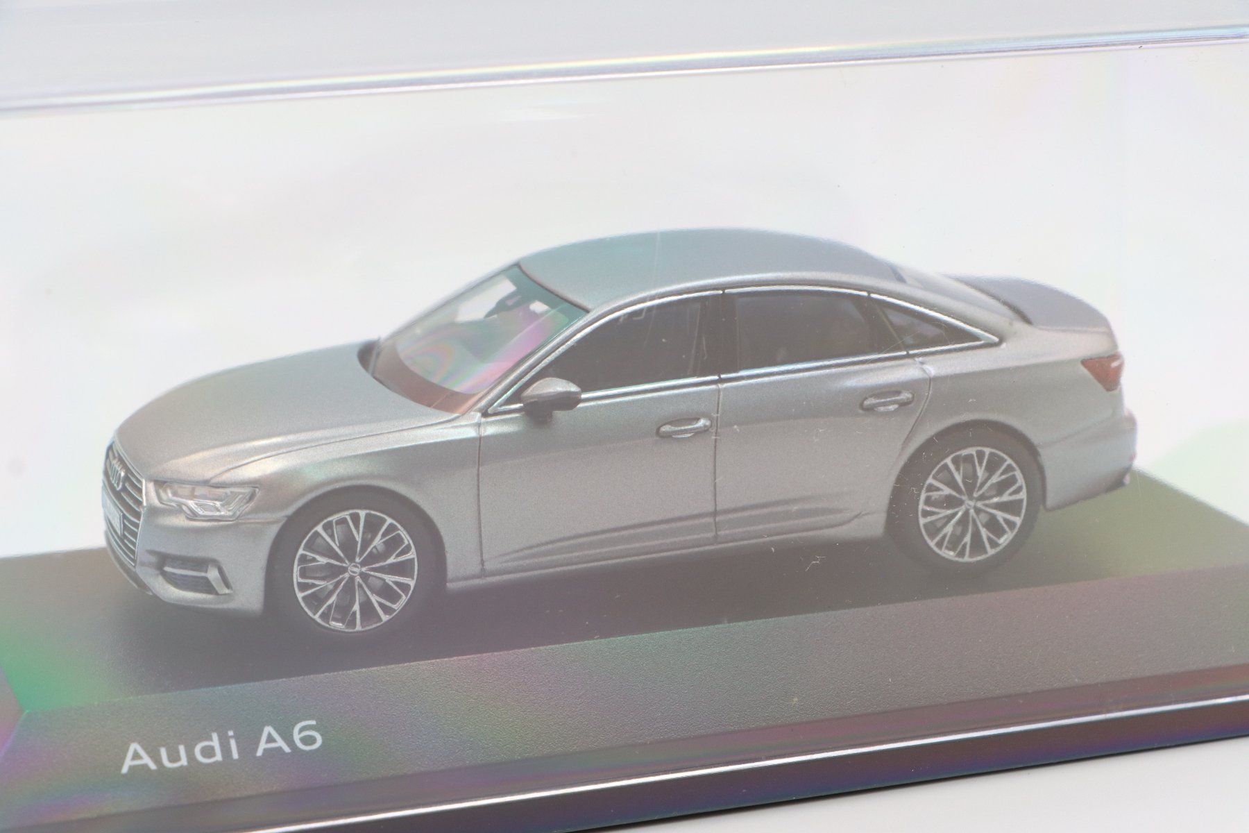 Audi Modellini d'auto: Audi A6 Limousine 2018 1:43 iScale – Nuovo e nell'imballaggio originale da Bühl b.Aarberg venduto da modelldiecast 5