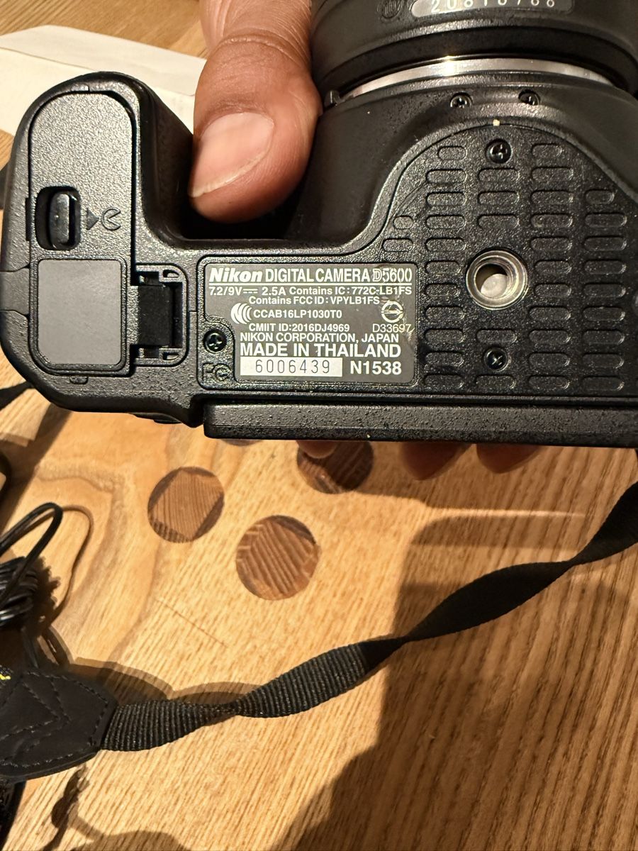 Nikon Kamera: Nikon D5600 Kamera Set – Neu (gemäss Beschreibung) aus Schafisheim von Flawiia 3