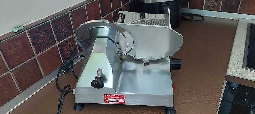 Elettrodomestici da cucina: Aufschnittmaschine Bürgi – Usato da Wichtrach venduto da NJoos 3