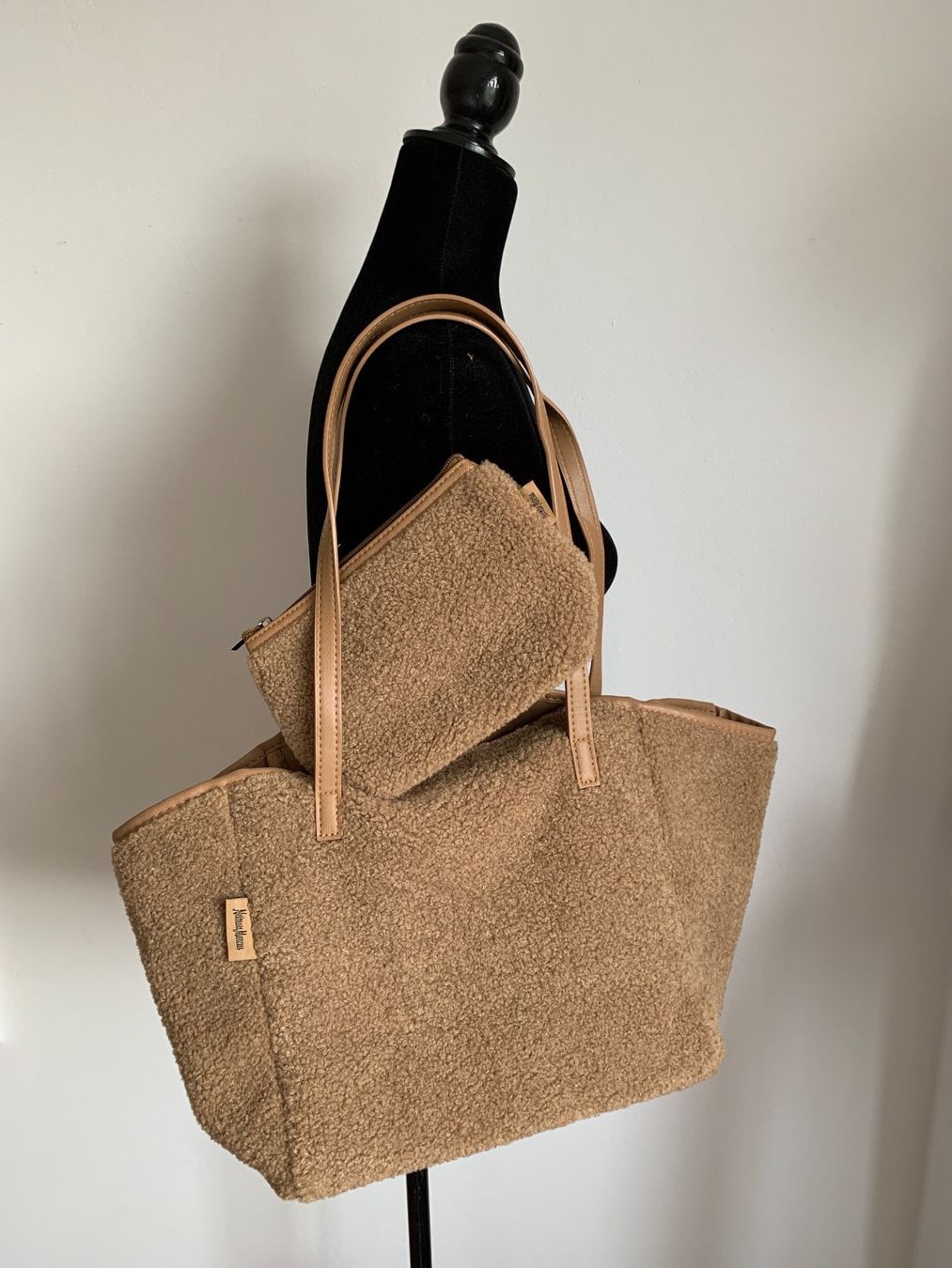 Borse da donna: Neiman Marcus: Neu/unbenutzt- hellbrauner Shopper mit Beutel – Nuovo (secondo la descrizione) da Luzern venduto da paulablue