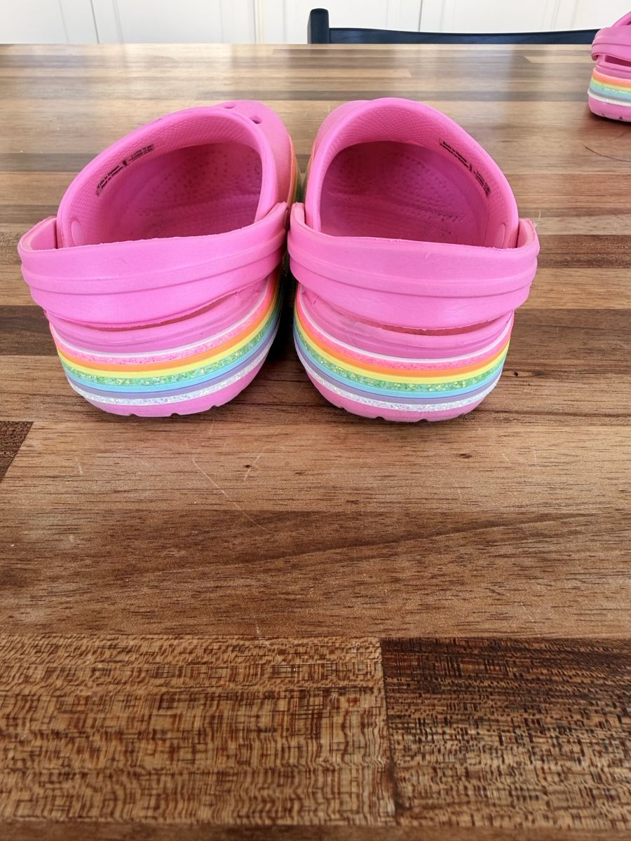Crocs Scarpe per ragazze: Crocs Gr. 25/26 mit Glitzer-Regenbogen – Usato da Allschwil venduto da cconnie 3