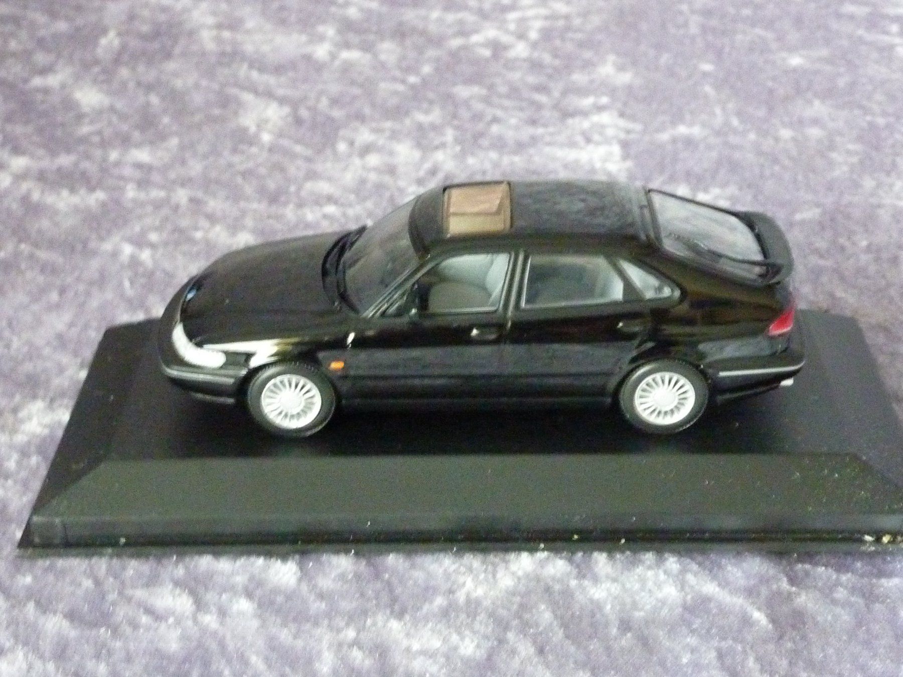 Minichamps Modellini d'auto: Saab 900 Saloon 1995  1:43 – Nuovo (secondo la descrizione) da Dürrenäsch venduto da modellautos4you 3