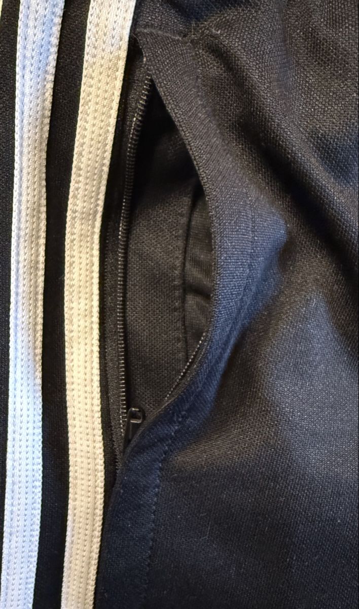 Adidas Pantaloni: Trainerhose Adidas – Nuovo (secondo la descrizione) da Thusis venduto da Rogru1 3