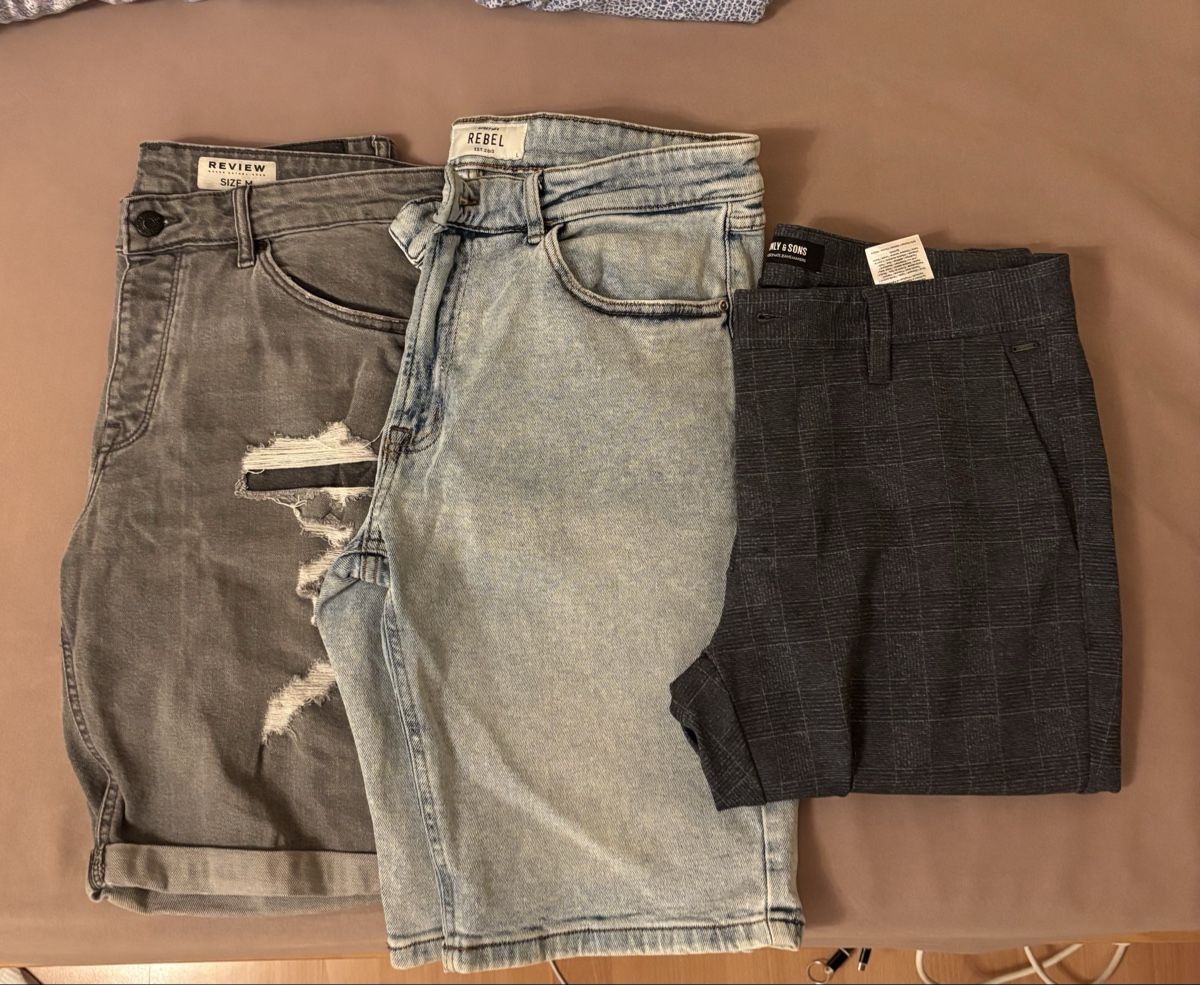 Lotti di vestiti: 3x Sommerhosen/Shorts  – Usato da Zürich venduto da Sime23